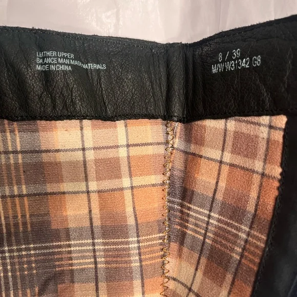 BORN Black Leather Boots - Picture 12 of 12